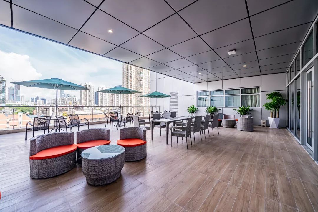 南山医院新门诊综合楼明日启用~收好这张楼层分布图～