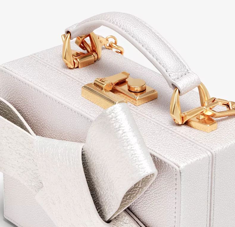 这6款超适合情人节当天的穿搭,下周穿什么一周穿搭模板来了