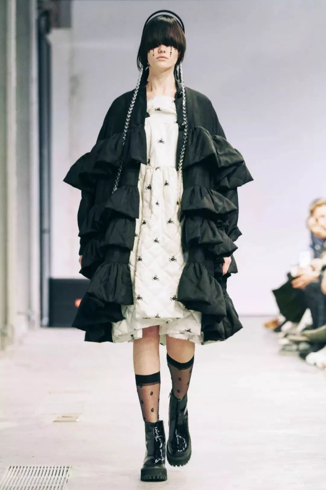 21年秋冬女装流行趋势,21年秋冬女装流行色