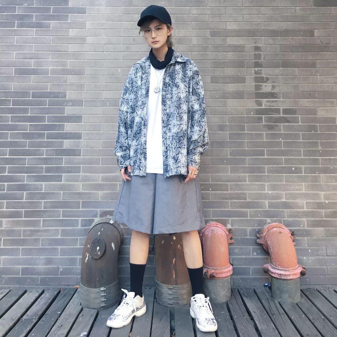 aj1和yeezy满天星,aj和yeezy哪个更容易受欢迎