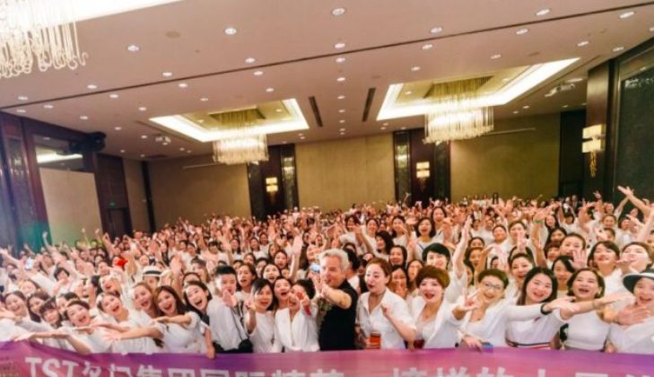 昔日女神负面消息缠身险过气，转手做生意却搞得风生水起