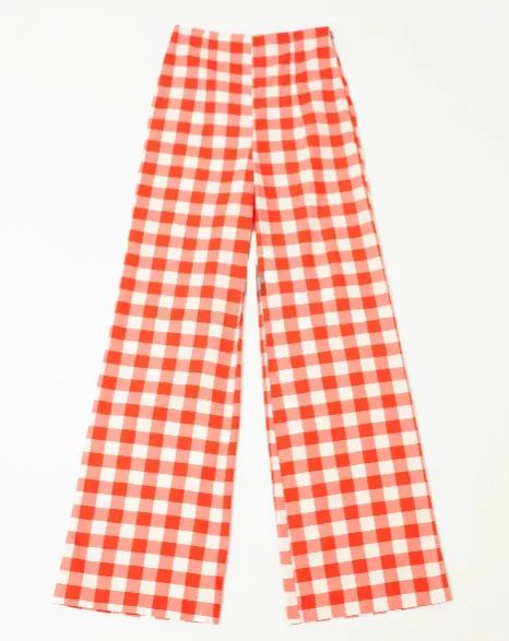 宋茜的衣服为什么这么高,宋茜一身醒目的白色套装