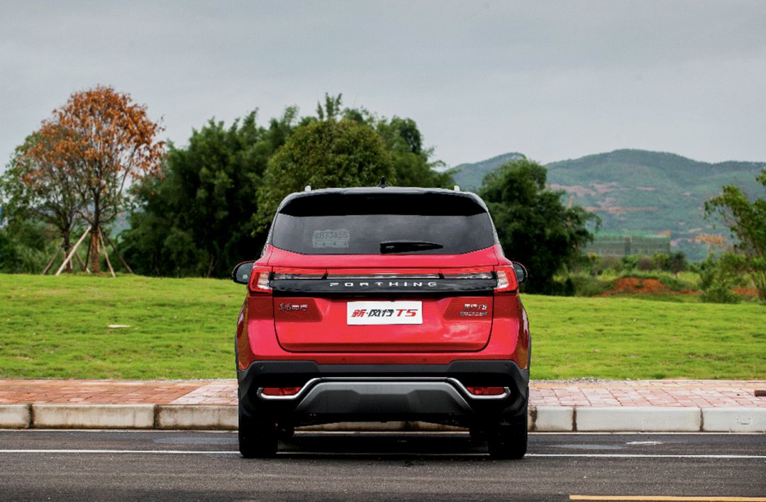 东风风行t5盛世款空间,试驾新风行t5