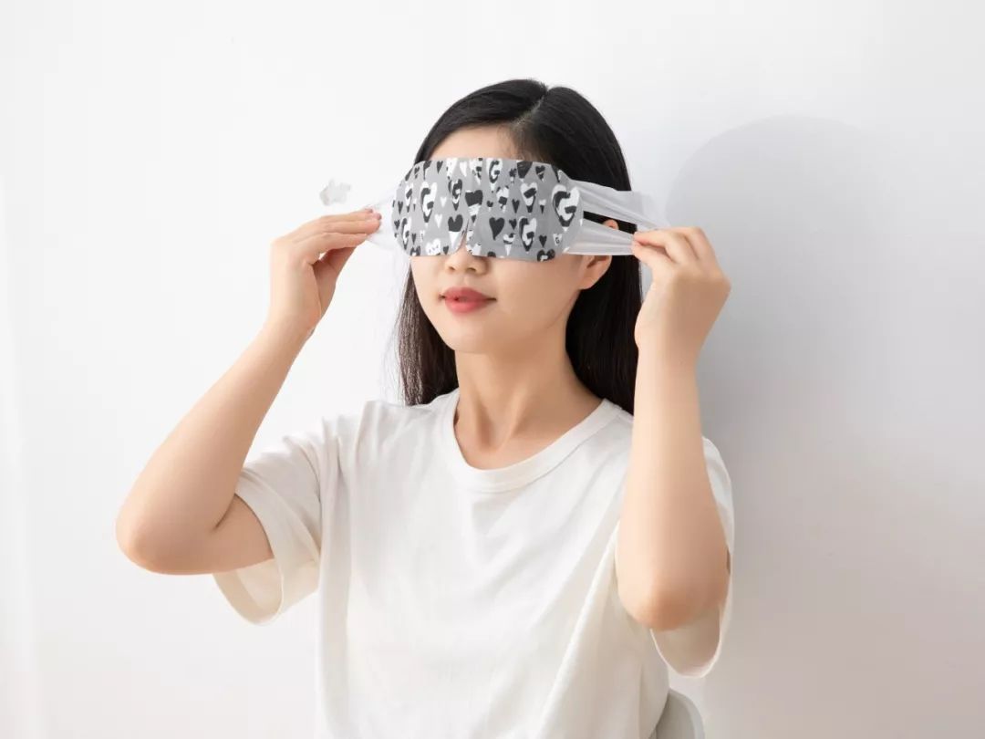 一条精选|日本人又出新招：蒸汽眼罩加了玻尿酸，舒缓干纹一级棒