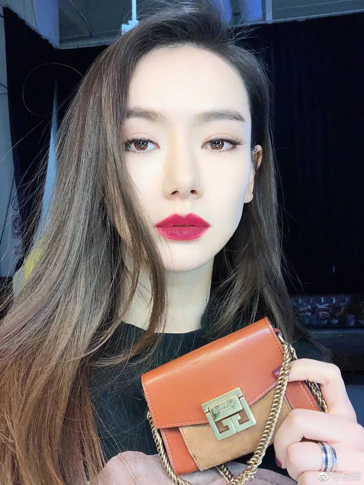 3ce云朵唇釉泫雅,nana的妆容