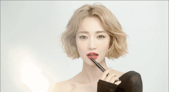 想要变好看？先找人夸你