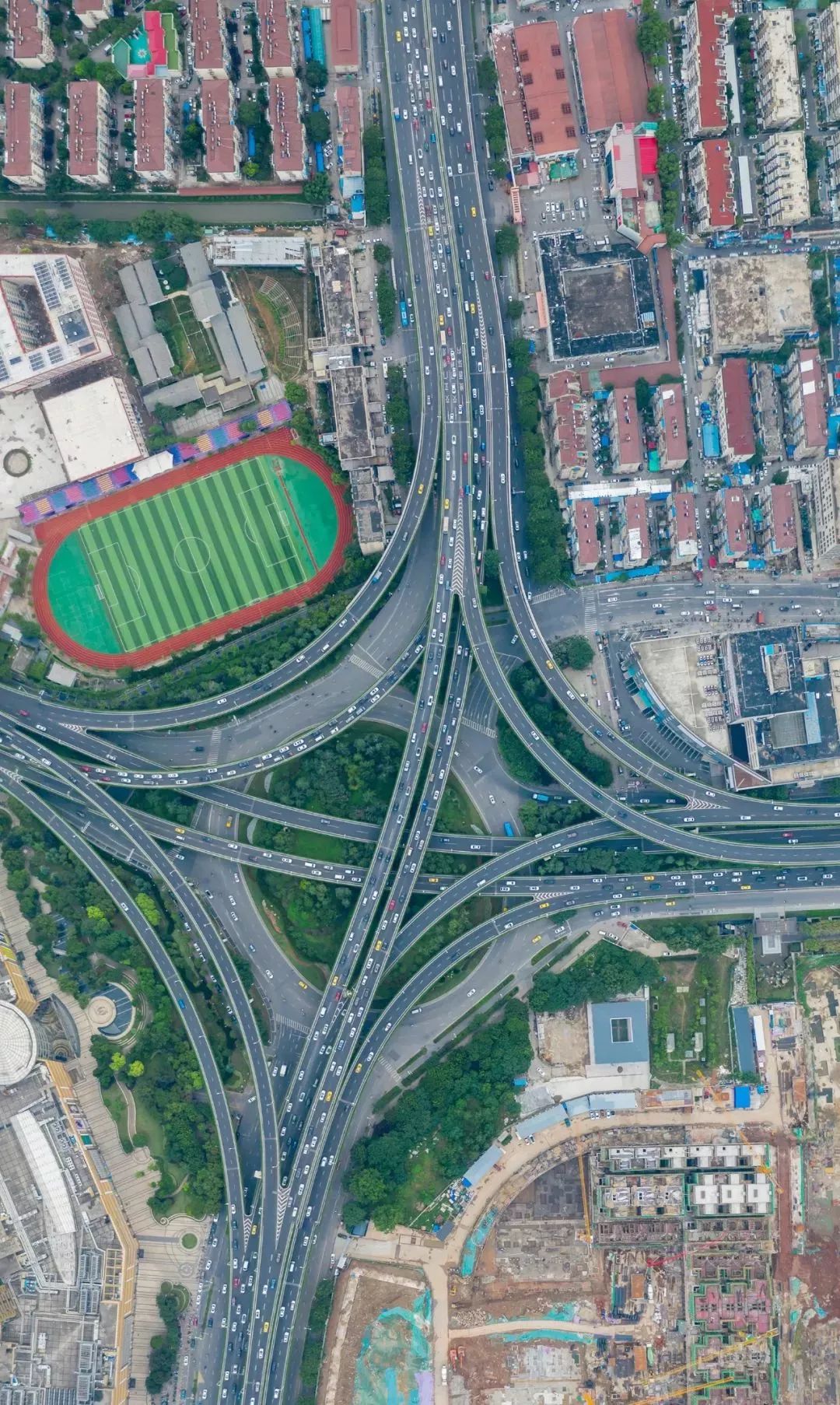 立交桥和高架桥哪个好用,交子立交桥