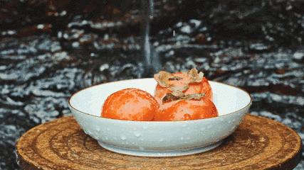 柿子不能和香蕉酸奶同食吗,柿子和酸奶香蕉一起吃会中毒吗