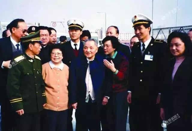 今天他115岁了，*小平邓**一生的40个瞬间