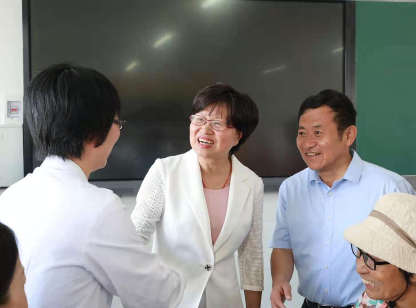 上海医疗团队开展义诊活动,2021上海市免费义诊