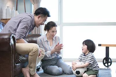 父亲决定孩子飞多高，母亲决定孩子飞多远