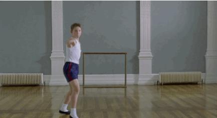 乔治小王子闹脾气视频,乔治小王子被吓哭