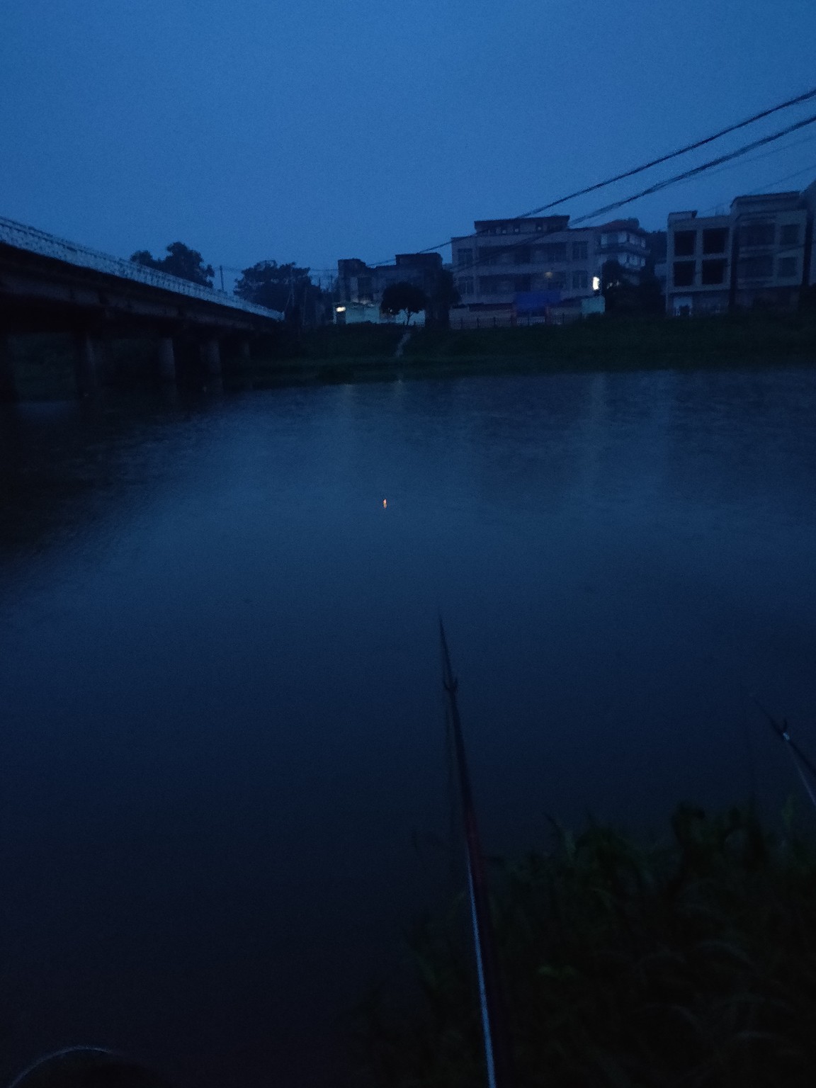 水情不稳定如何钓鱼,水情不明钓鱼必须每次都调漂吗