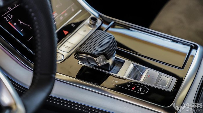 奥迪q855tfsi价格多少钱,颜值爆表车长五米抢先试驾奥迪q8