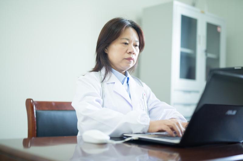 肿瘤三科杨国华:医心为患孜孜不倦地奋战在“抗癌”前线