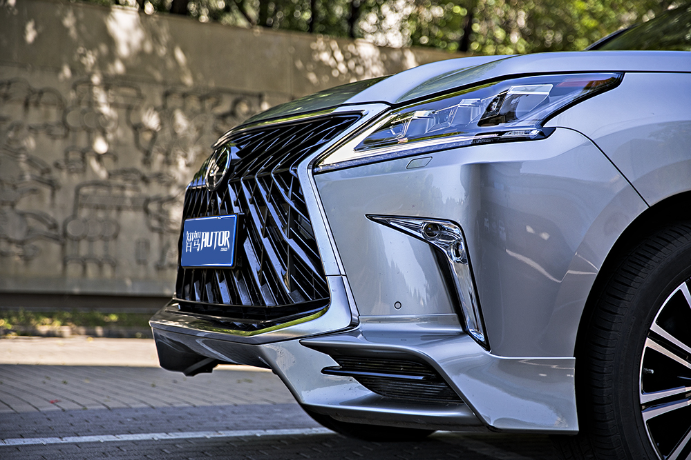 19款雷克萨斯lx570试驾巅峰版,雷克萨斯lx570黑曜巅峰限量版试驾