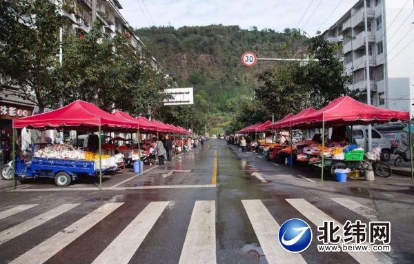 集中整治占道经营,加强占道经营整治绝不手软