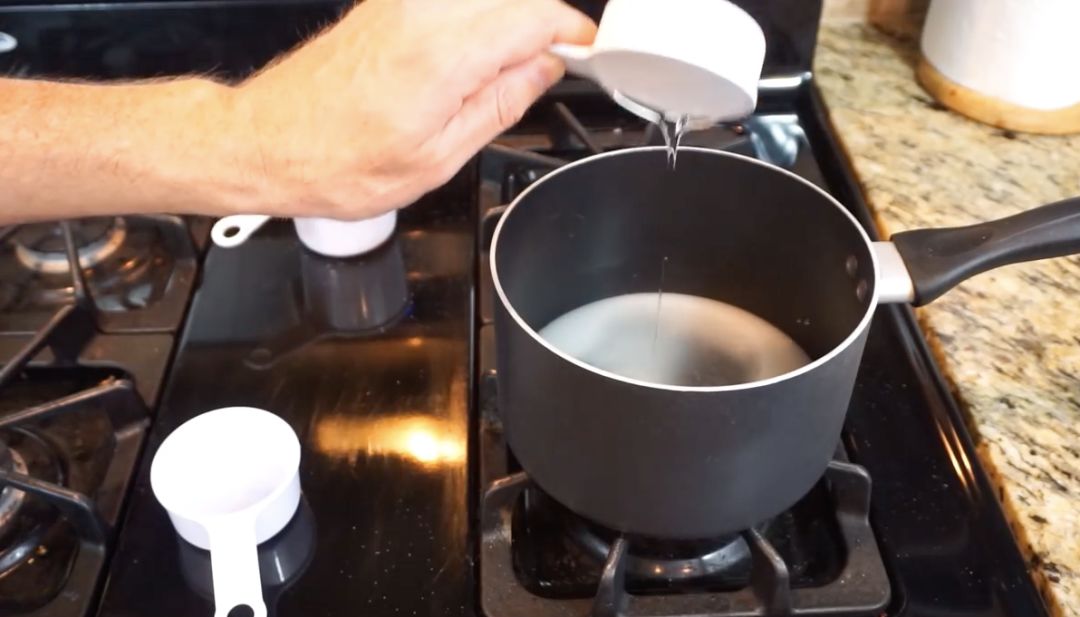 你吃的硬糖都是玻璃，所以能做成迷惑科学家400年的超硬玩具|科学DIY