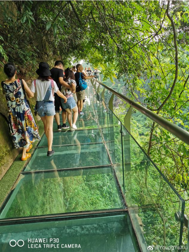 成都周边最好的玻璃栈道的景区,成都附近哪个景区有玻璃栈道