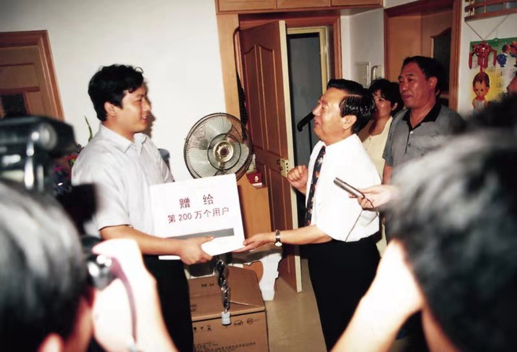 生于1949|通讯“老兵”孙佑江用34年见证青岛变迁史