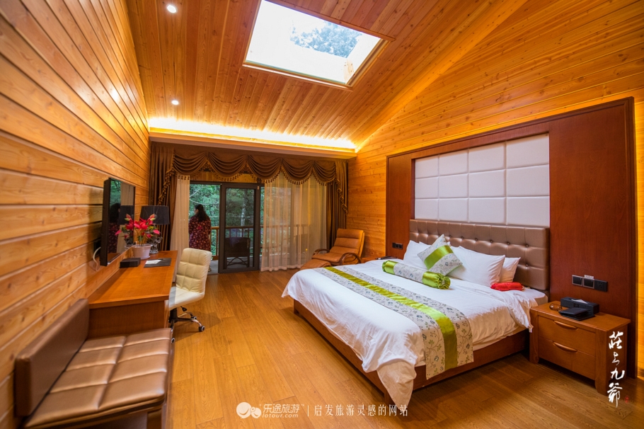 浮云缭绕的白云山上总有一张属于你的床