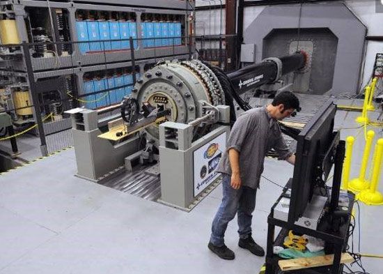 「解密电炮」电磁*器武**时代来临距离全面普及还有多远？