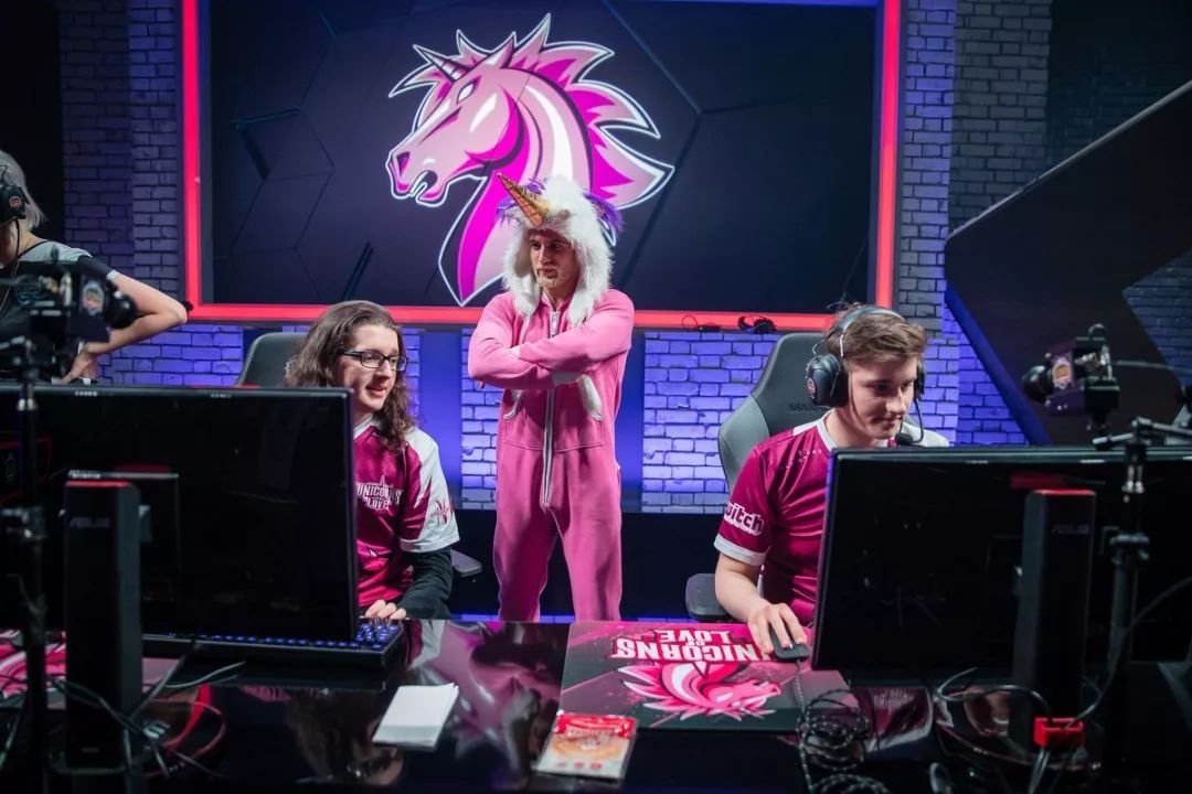 UOL故事：重生之我是独联体战队