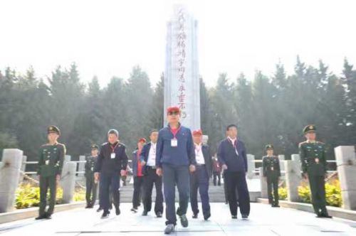 涓滃寳鎶楄仈鑻遍泟涔嬭矾,鎶楄仈璧拌繃鐨勮矾