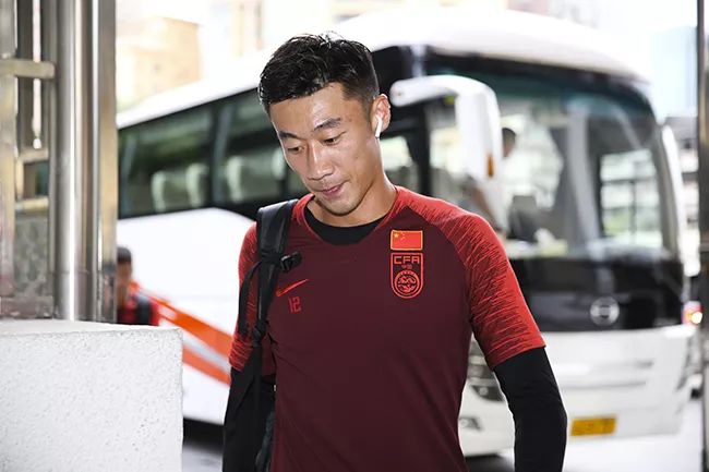 国足现役门将张鹭醉驾被刑拘!中国足协开出重磅罚单:“禁足”!