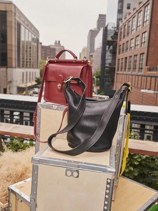 coach这波骚操作,死忠粉都怀疑它在卖二手包...