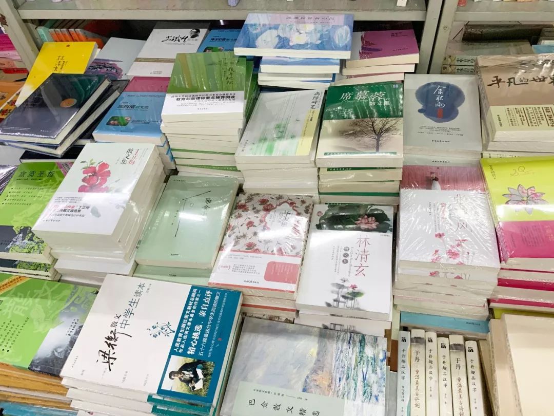 无锡南禅寺书城小巷子里的旧书店,2022年无锡南禅寺书城开放吗