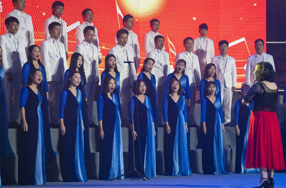 70周年晚会我和我的祖国合唱,我和我的祖国合唱引起强烈反响