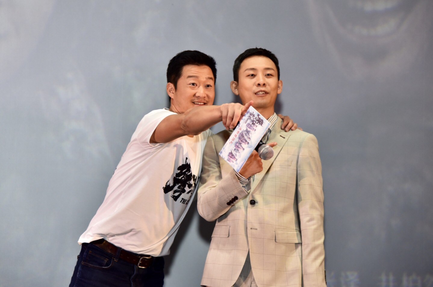 张译吴京胡歌攀登者首映礼,攀登者吴京张译登第二阶梯片段