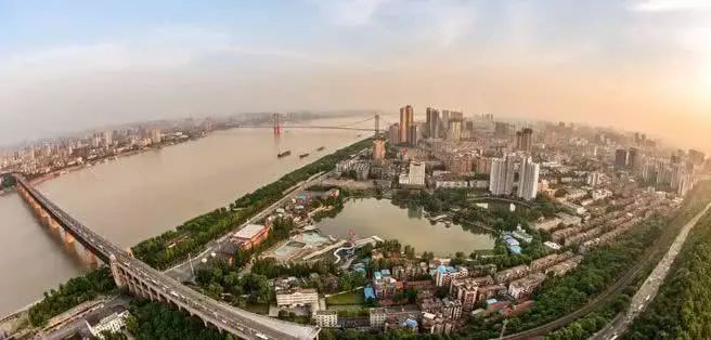 武汉女性夜读,夜读女生