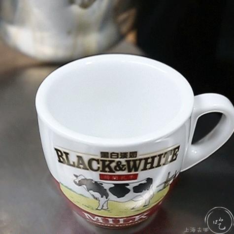 做了40年茶餐厅的兄弟俩，在人广又开了家「宝藏茶冰室」，刚开就爆了