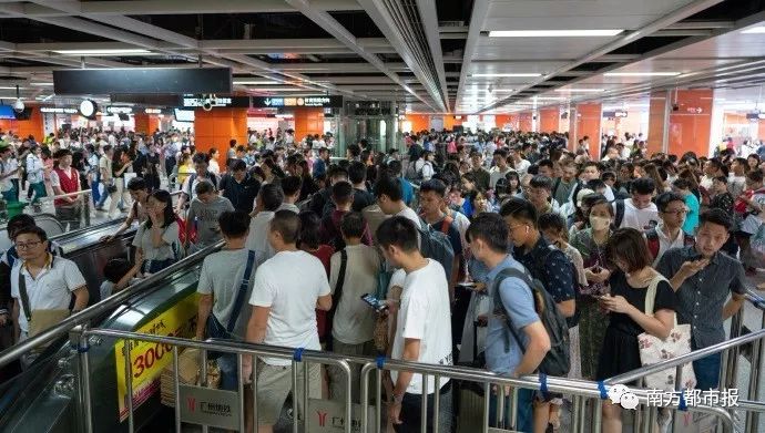 多个景区有优惠，甚至免费！国庆假期首日广州接待近240万游客，公安提醒：别再去这些地方了