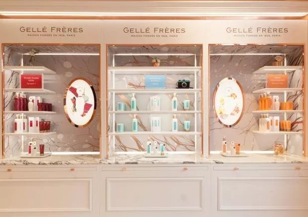 「ECCFC」这群人疯了,不但教我怎么致富,还硬要给我塞礼物