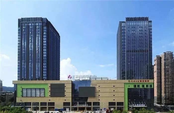 新亚新、高能广场、恒太城……你喜欢去哪里购物？你知道它们的故事吗？