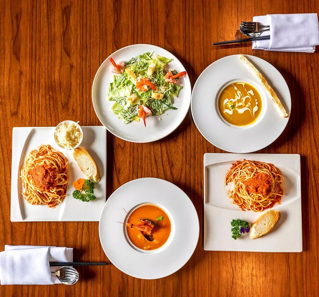 国庆在阳朔度过了不输巴厘岛的假期,全因这家藏在秘境山水里的宝藏酒店