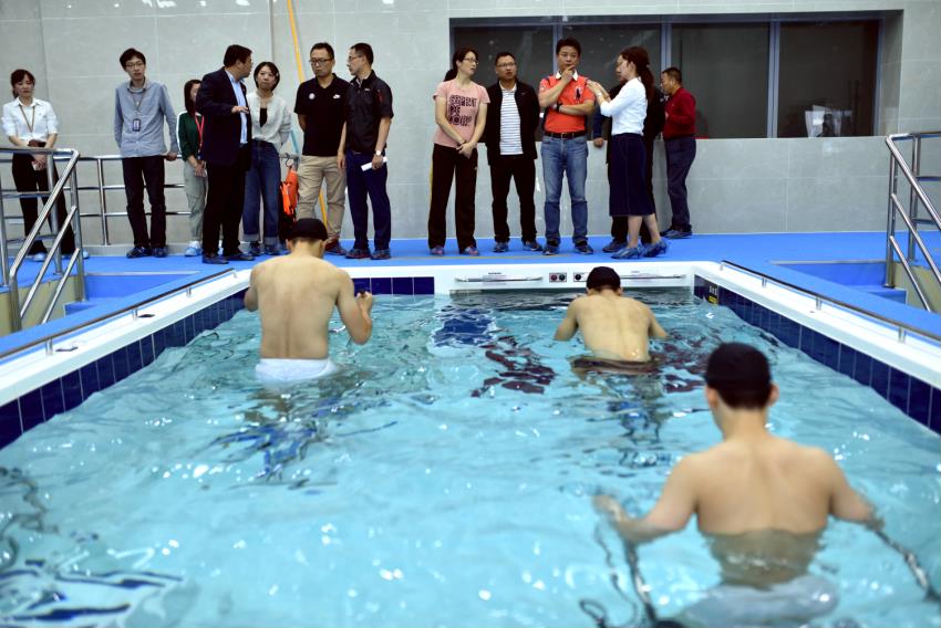 体坛联播｜国奥男足学习女排精神，上海大师赛16强产生