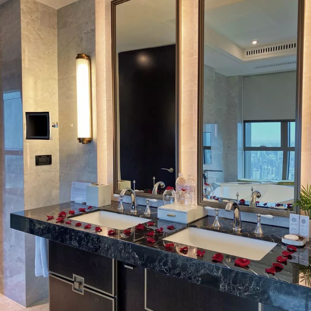 瑞吉上海,上海瑞吉入夜仪式