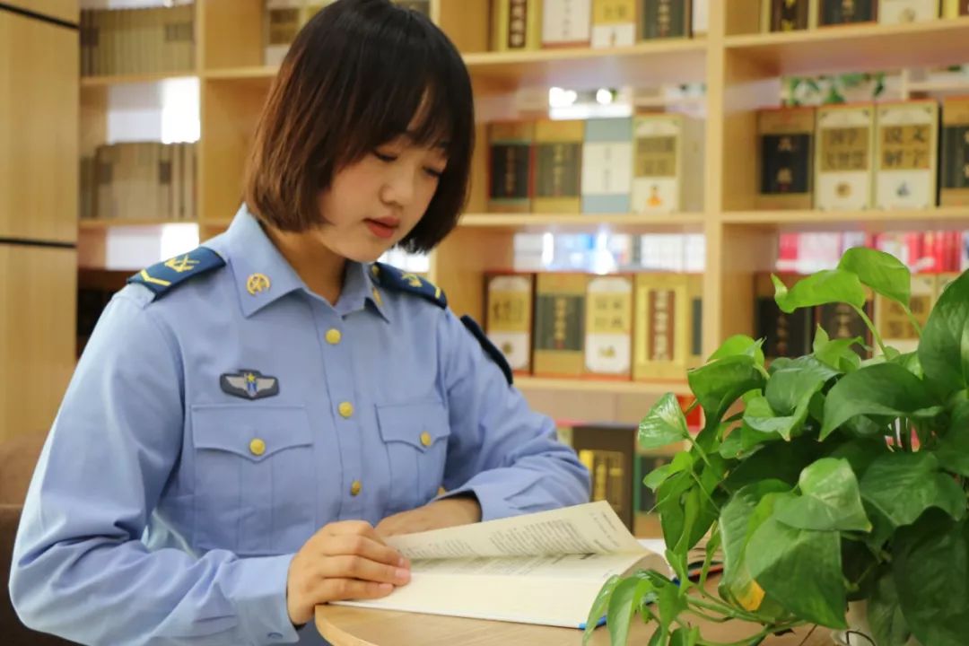 女军人漂亮的照片,女军人的美