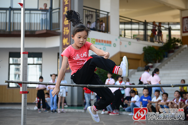 通道礼雅小学：举行第三届秋季田径运动会