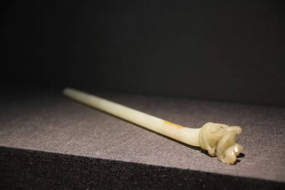 卡地亚满钻手镯窄版高定,卡地亚新款手镯时尚减龄黄金