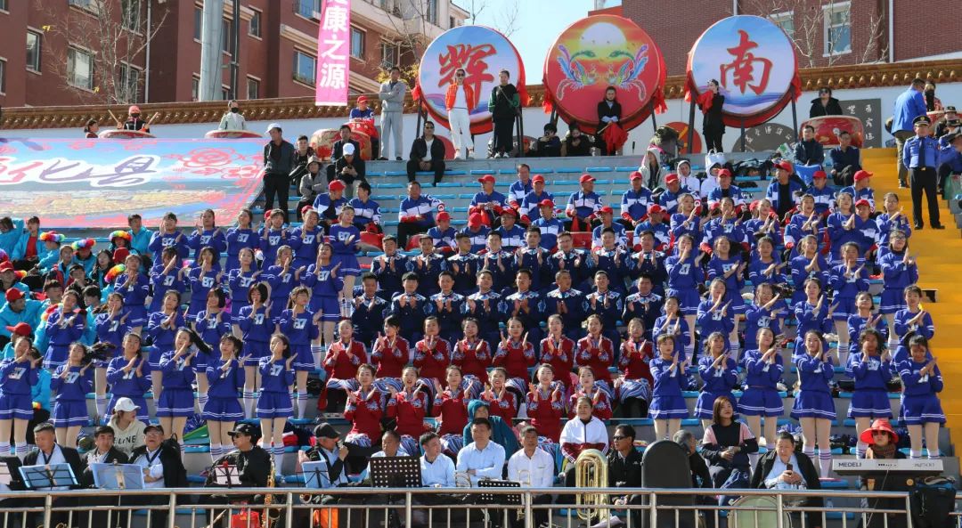 辉南篮球赛,最拉风的啦啦队