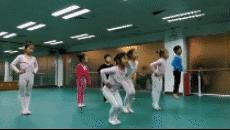 七岁小女孩学跳舞摔跤双腿瘫痪,7岁女孩练舞蹈截瘫现状