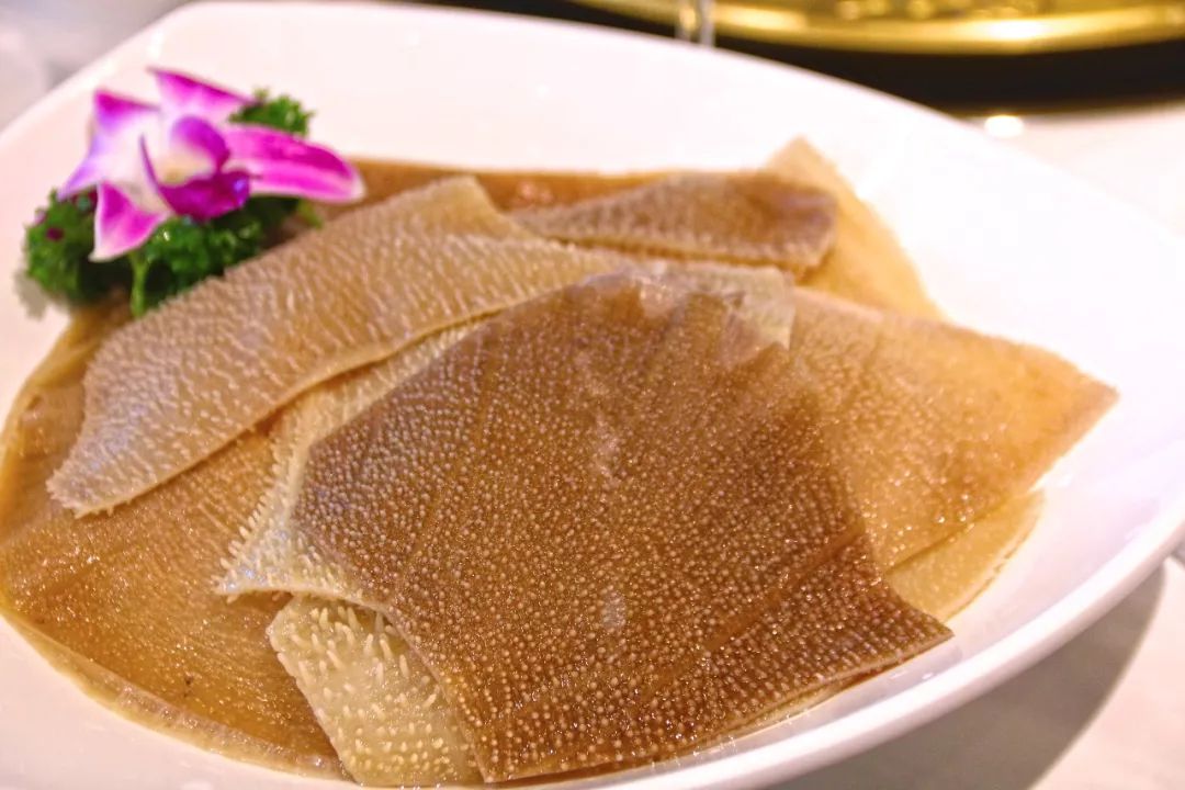 有多少人路过希望广场「纪梵轩」，和我一样好奇这是一家怎样的新店？