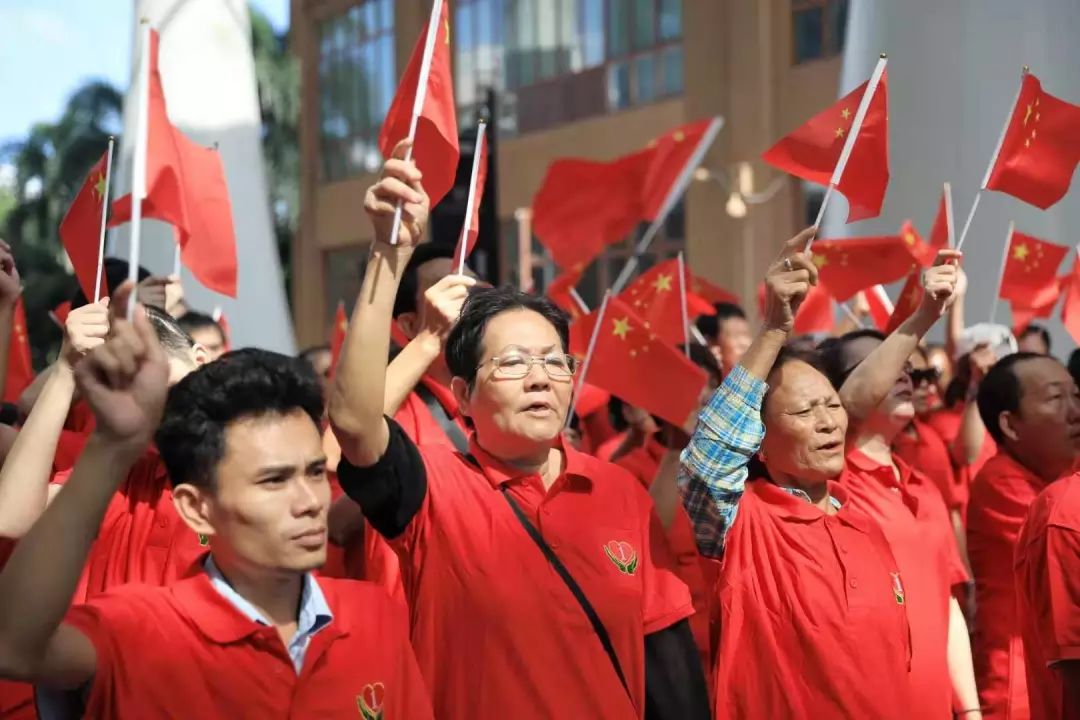 暖心！“光明影院”走进三亚把电影讲给他们听