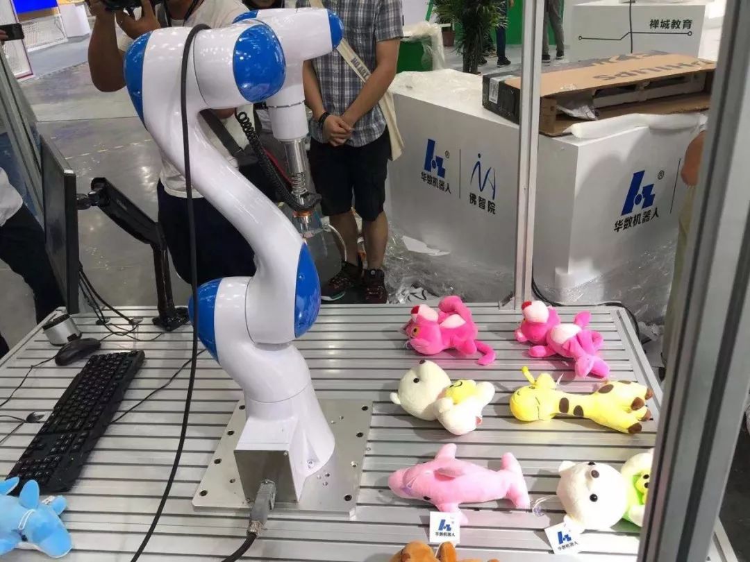 提前探营！5G初体验、AI机器人…佛山这届互联网+博览会有点酷