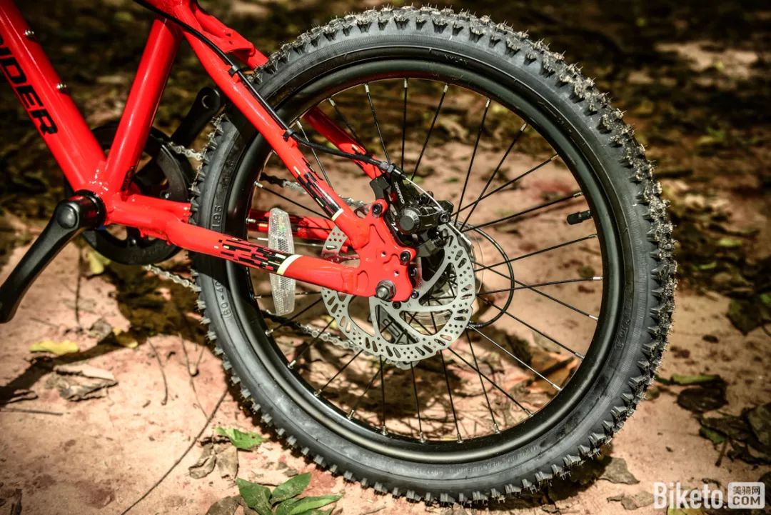 迪卡侬自行车btwin20寸,迪卡侬st900成人山地车测评